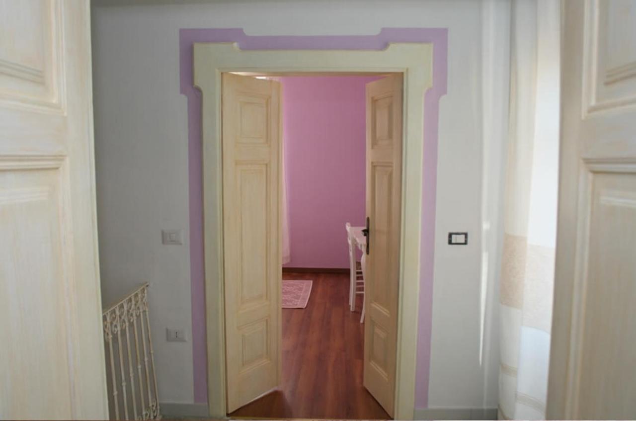 Guest House Le Gemelle Luras 外观 照片