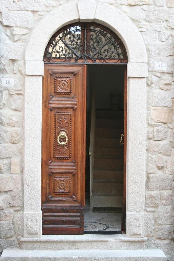 Guest House Le Gemelle Luras 外观 照片