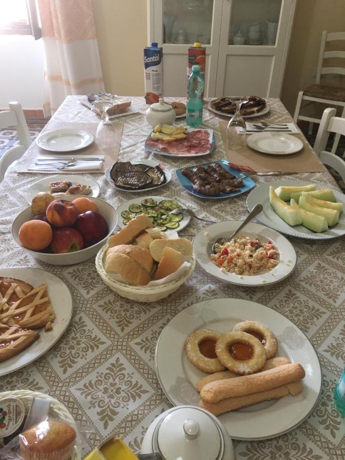 Guest House Le Gemelle Luras 外观 照片