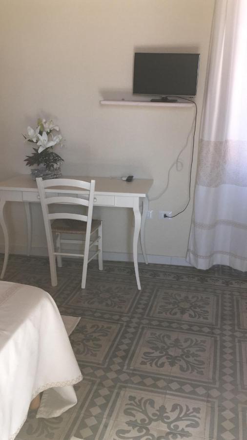 Guest House Le Gemelle Luras 外观 照片