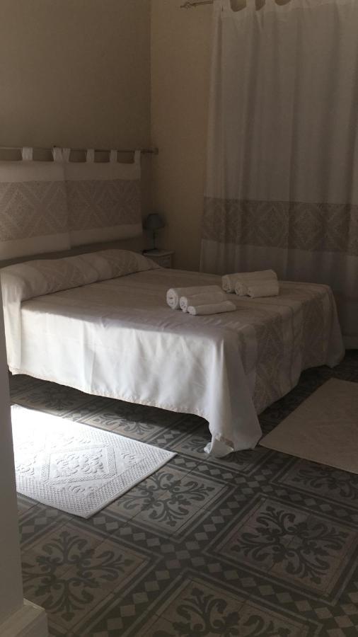 Guest House Le Gemelle Luras 外观 照片