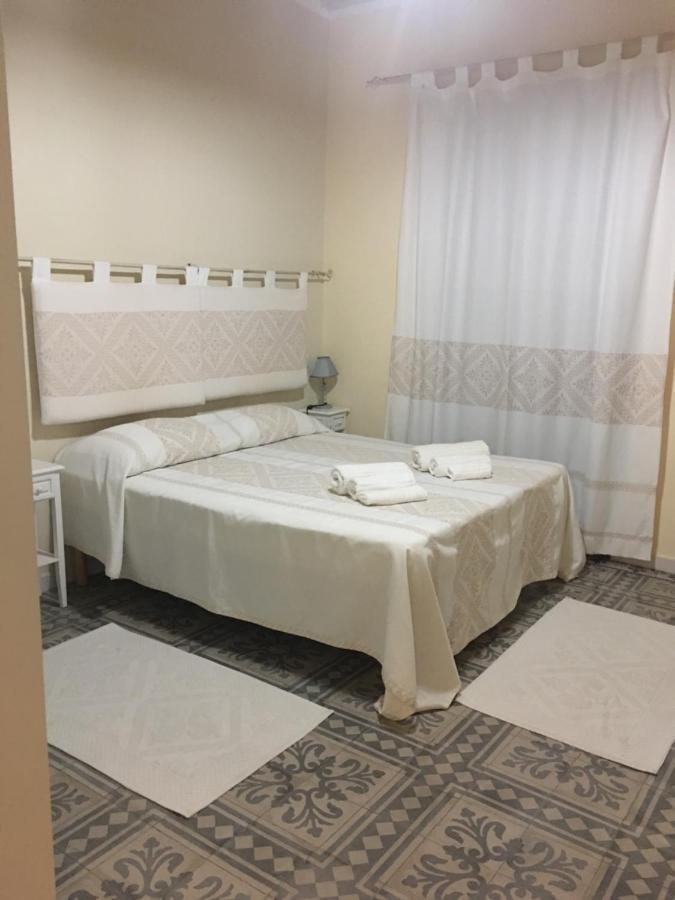 Guest House Le Gemelle Luras 外观 照片